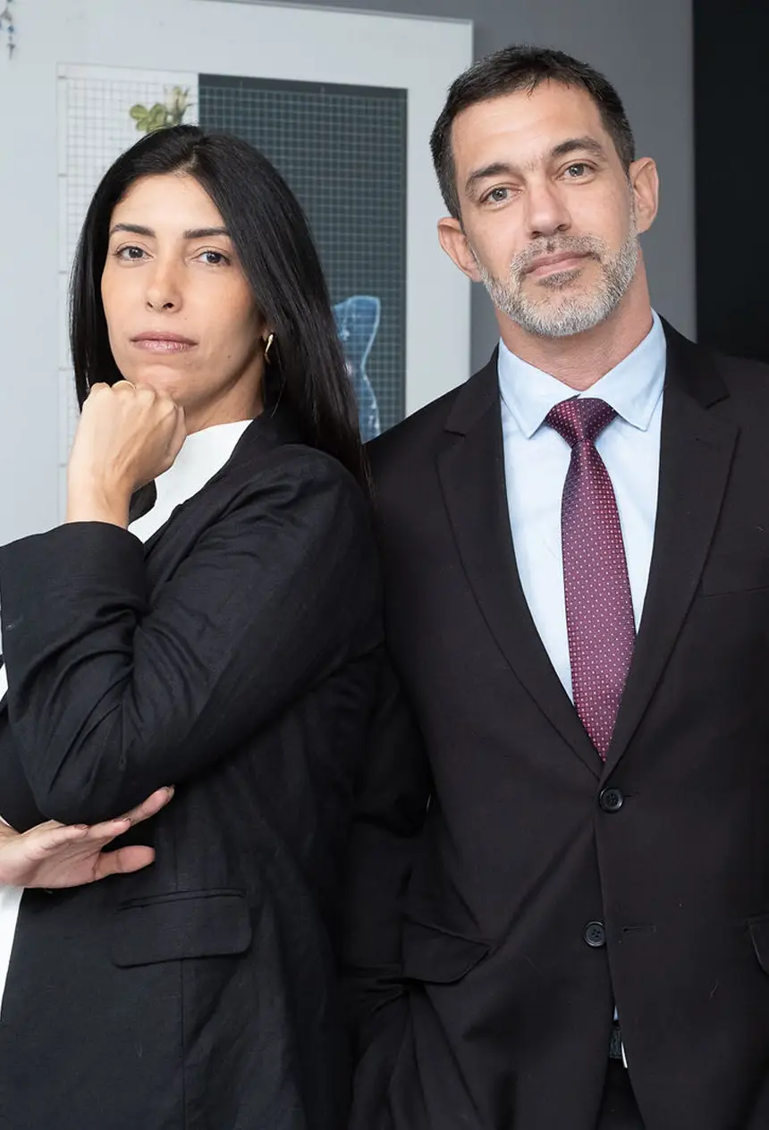 O Vieira Côrtes Advogados é um escritório de advocacia no Rio de Janeiro fundado pelos irmãos Samuel e Anna Carolina O Vieira Côrtes Advogados é um escritório de advocacia no Rio de Janeiro fundado pelos irmãos Samuel e Anna Carolina